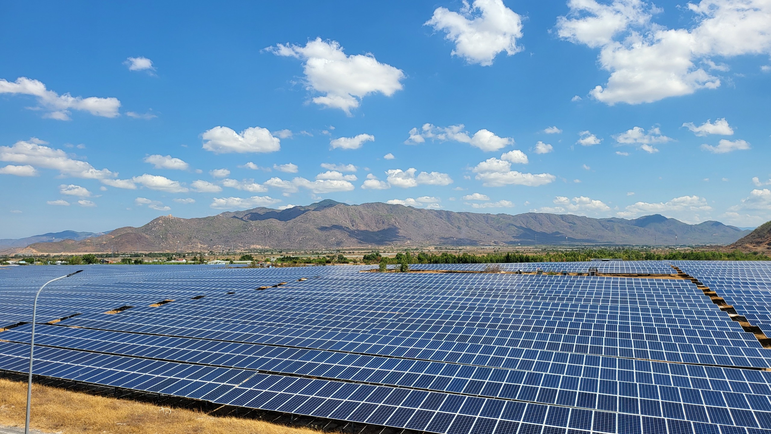 Nhà máy điện mặt trời Phong Phú